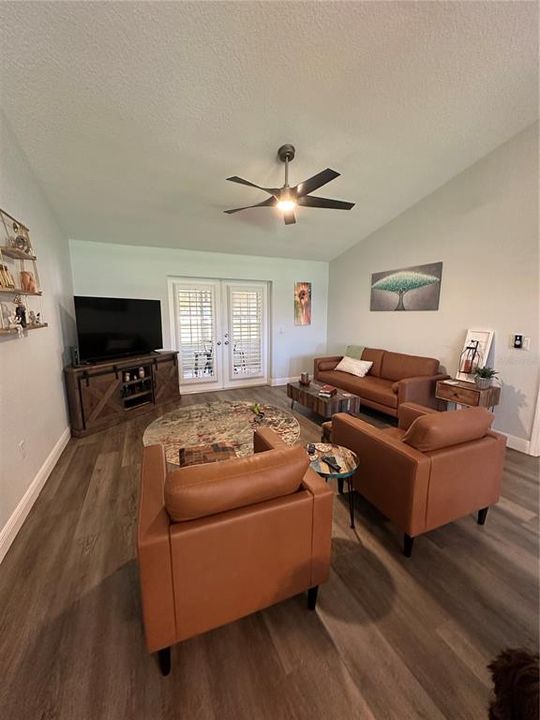 For Sale: $459,000 (3 beds, 2 baths, 1988 Square Feet)