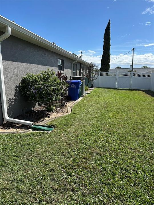 For Sale: $459,000 (3 beds, 2 baths, 1988 Square Feet)