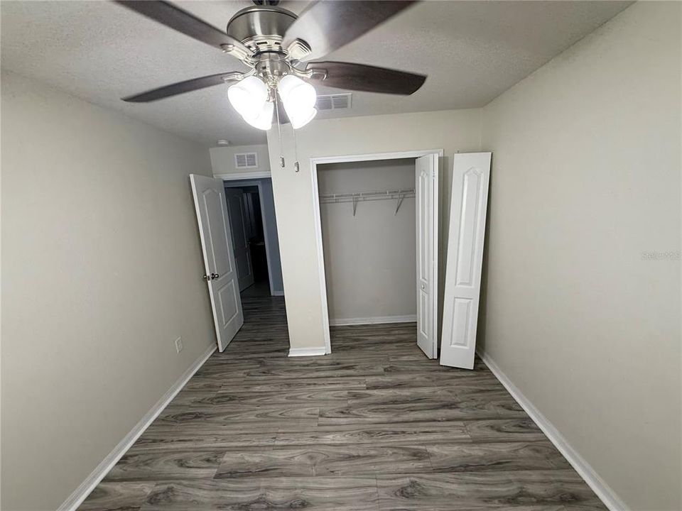 Activo con contrato: $337,000 (4 camas, 2 baños, 2466 Pies cuadrados)