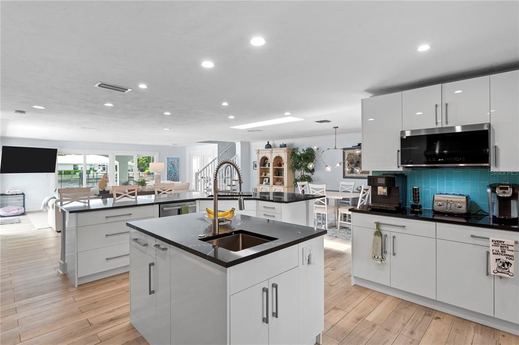 En Venta: $2,500,000 (4 camas, 3 baños, 3198 Pies cuadrados)