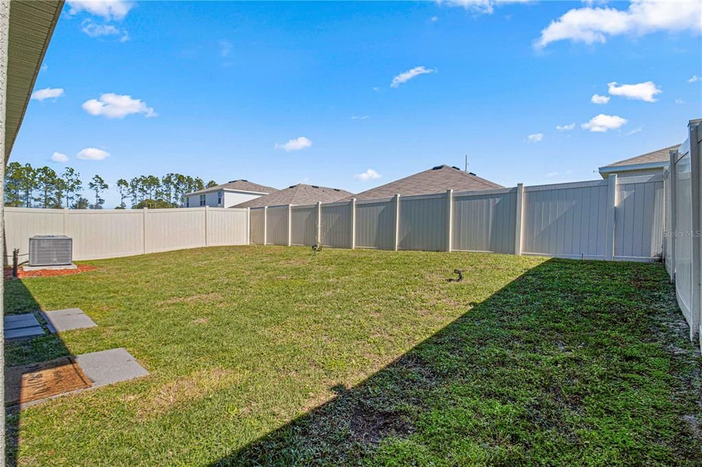 For Rent: $1,950 (4 beds, 2 baths, 1827 Square Feet)