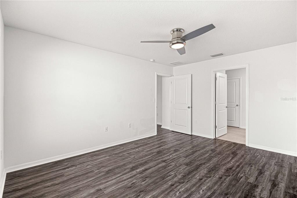 For Rent: $1,950 (4 beds, 2 baths, 1827 Square Feet)