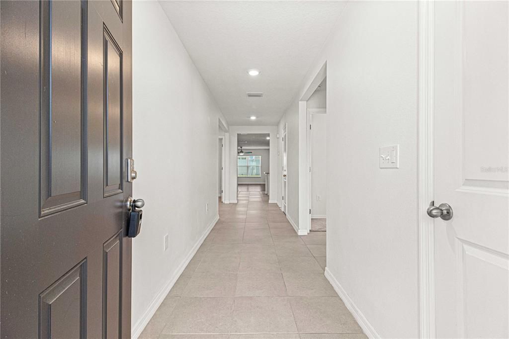For Rent: $1,950 (4 beds, 2 baths, 1827 Square Feet)