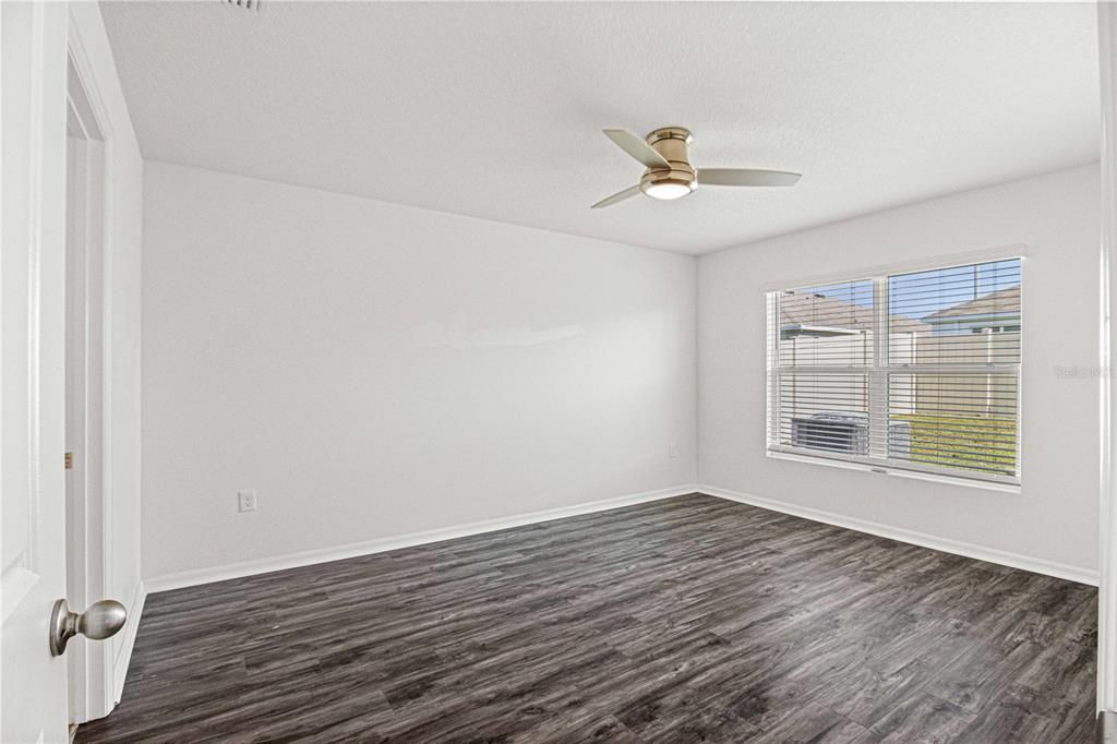For Rent: $1,950 (4 beds, 2 baths, 1827 Square Feet)
