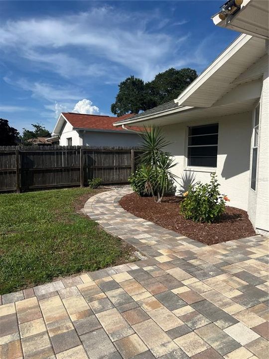 For Sale: $355,000 (3 beds, 2 baths, 1644 Square Feet)