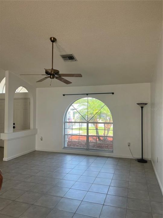 For Sale: $355,000 (3 beds, 2 baths, 1644 Square Feet)