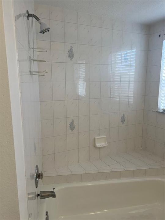 For Sale: $355,000 (3 beds, 2 baths, 1644 Square Feet)