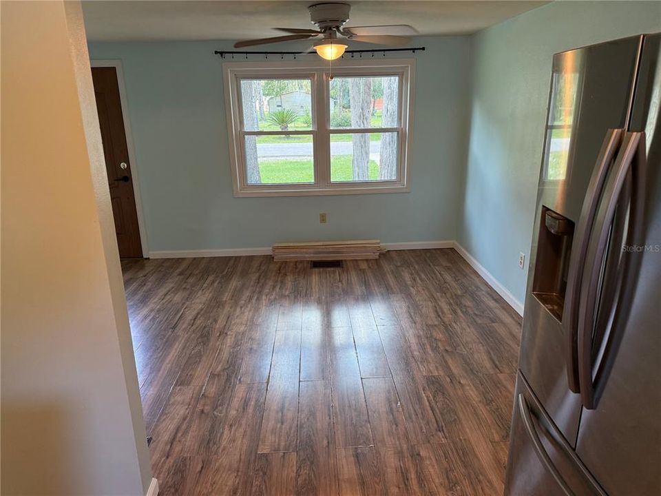 For Sale: $149,000 (2 beds, 1 baths, 616 Square Feet)