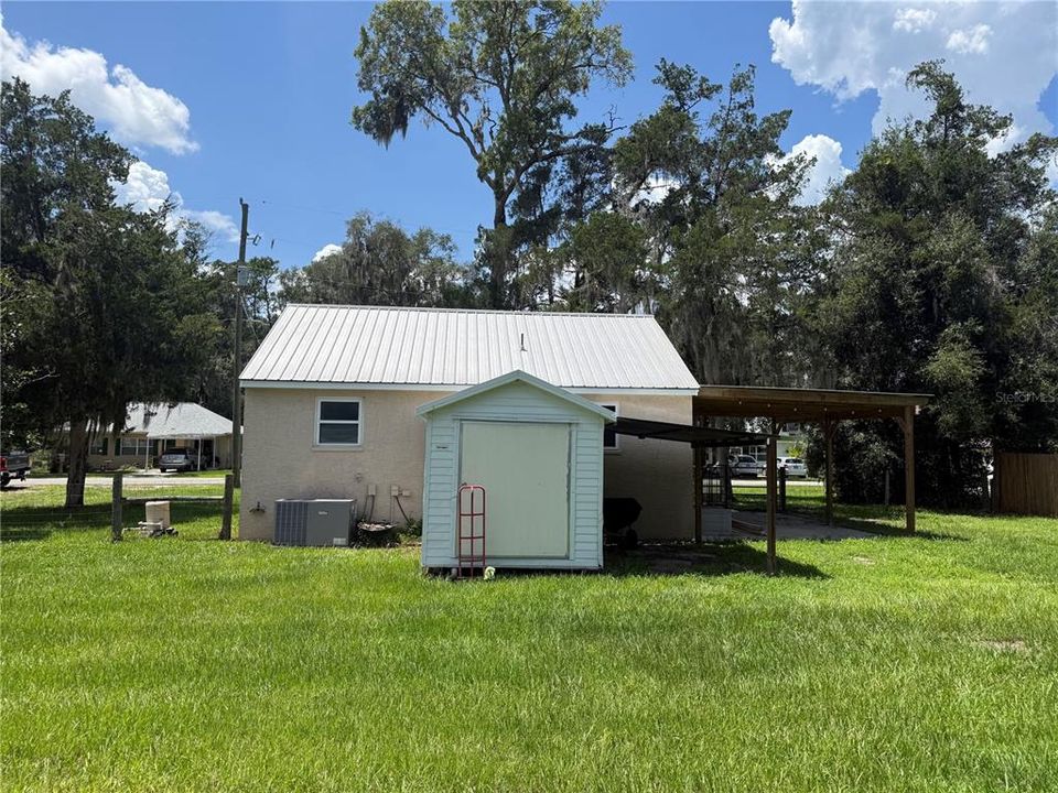 For Sale: $149,000 (2 beds, 1 baths, 616 Square Feet)
