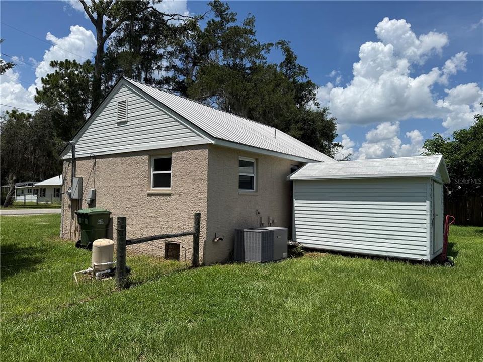 For Sale: $149,000 (2 beds, 1 baths, 616 Square Feet)