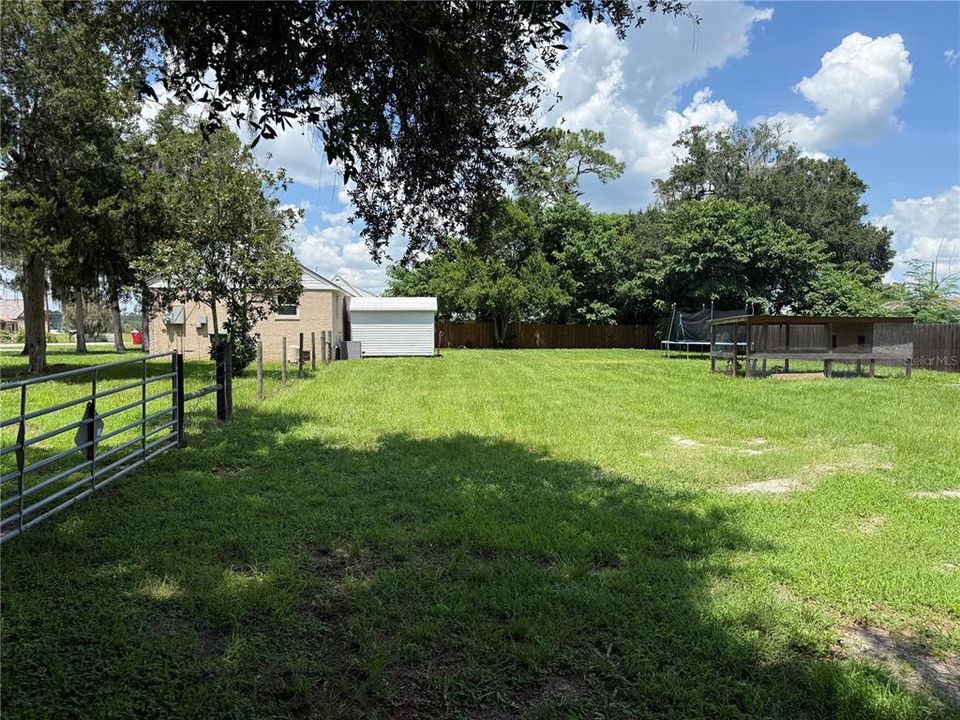 For Sale: $149,000 (2 beds, 1 baths, 616 Square Feet)