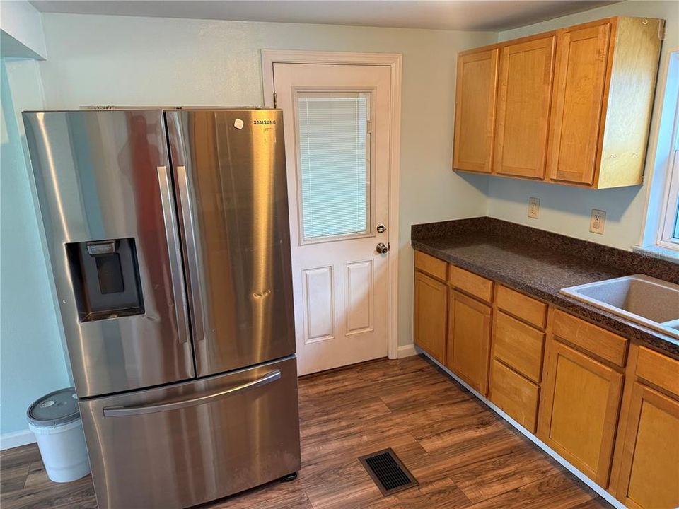 For Sale: $149,000 (2 beds, 1 baths, 616 Square Feet)