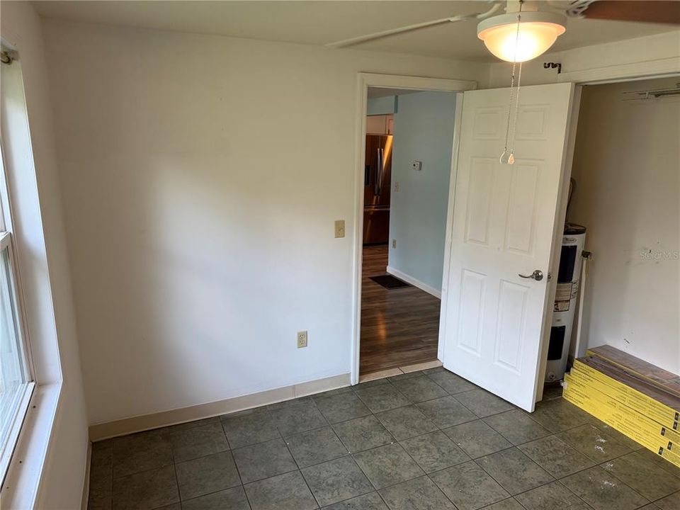 For Sale: $149,000 (2 beds, 1 baths, 616 Square Feet)
