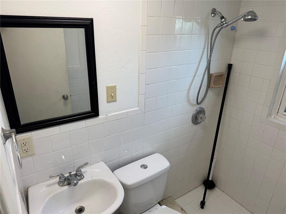 For Sale: $149,000 (2 beds, 1 baths, 616 Square Feet)