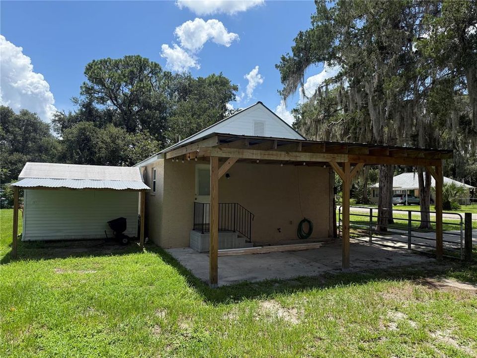 For Sale: $149,000 (2 beds, 1 baths, 616 Square Feet)