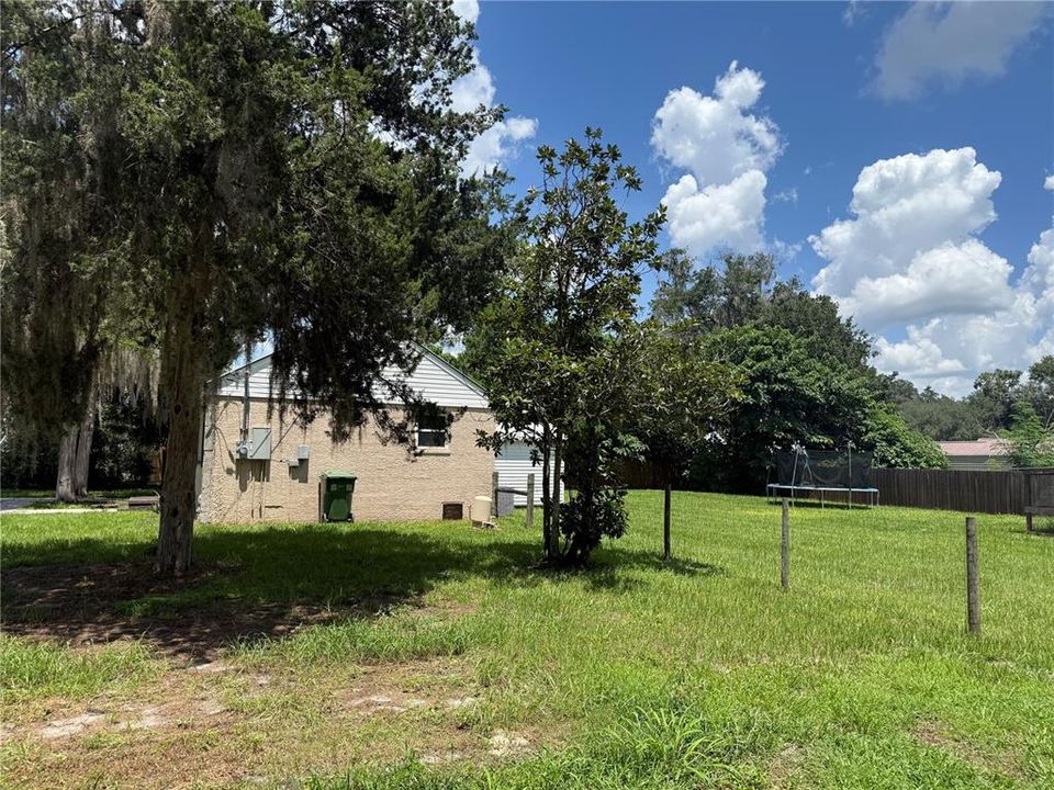 For Sale: $149,000 (2 beds, 1 baths, 616 Square Feet)