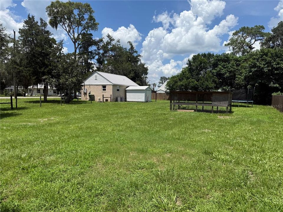 For Sale: $149,000 (2 beds, 1 baths, 616 Square Feet)
