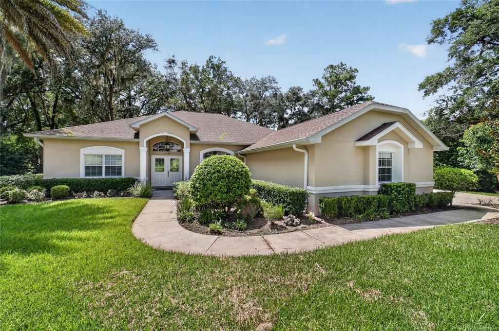 For Sale: $599,000 (3 beds, 2 baths, 2281 Square Feet)