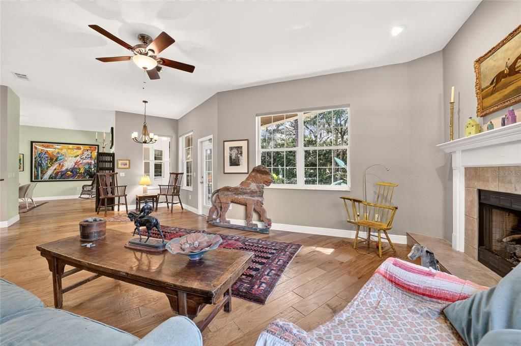 For Sale: $599,000 (3 beds, 2 baths, 2281 Square Feet)