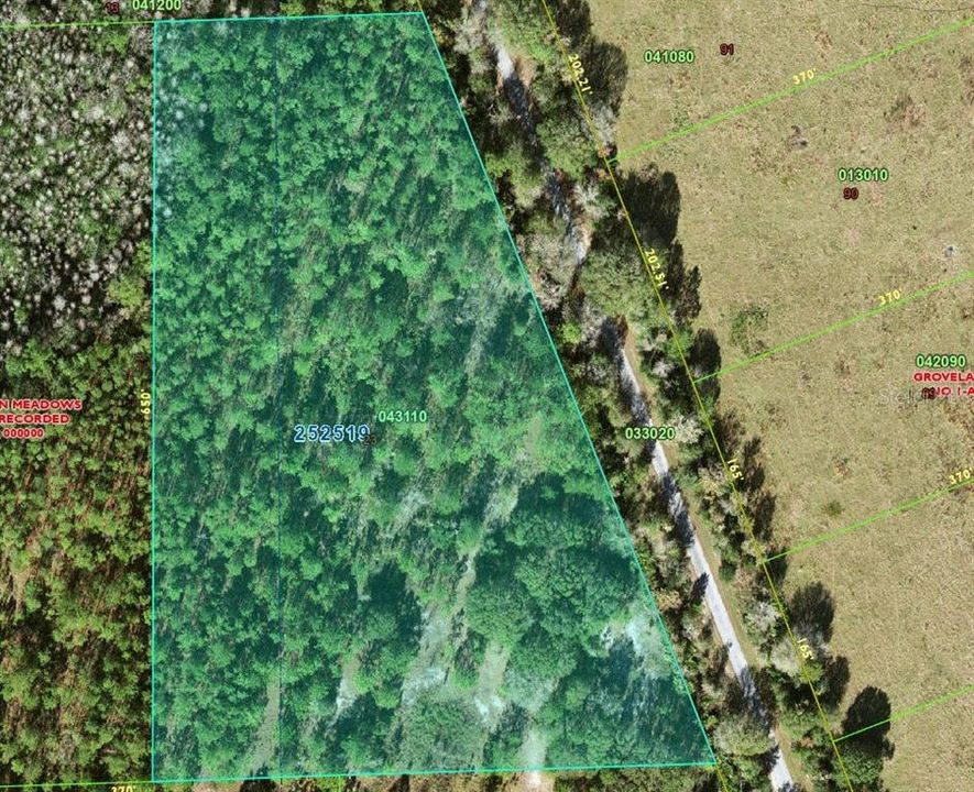 На продажу: $50,000 (5.31 acres)