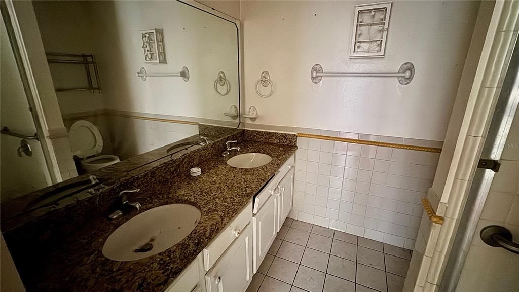 For Sale: $245,000 (4 beds, 2 baths, 2206 Square Feet)
