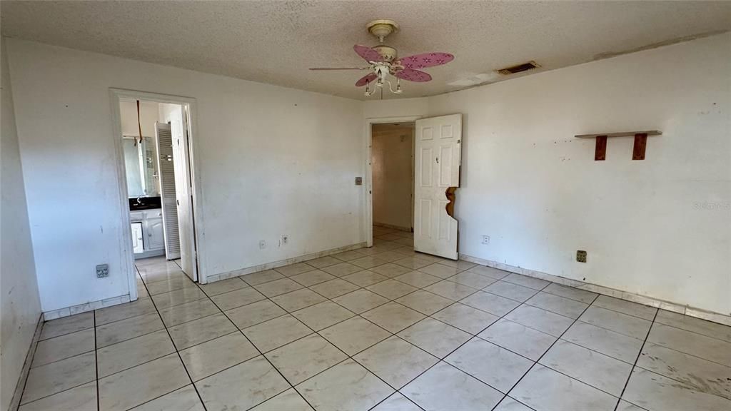 For Sale: $245,000 (4 beds, 2 baths, 2206 Square Feet)
