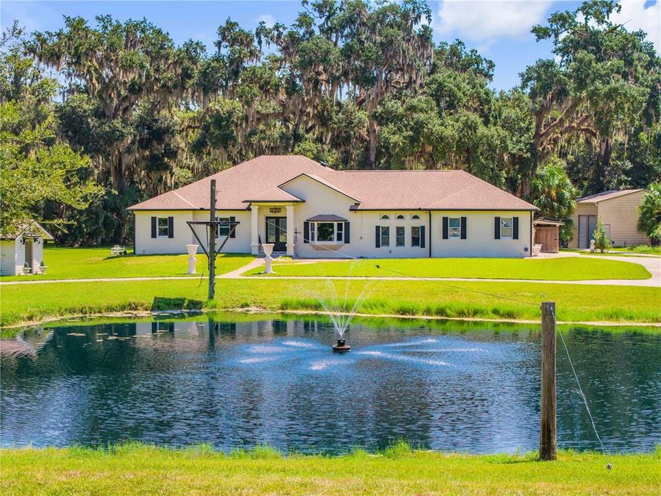 En Venta: $1,495,000 (4 camas, 3 baños, 3515 Pies cuadrados)