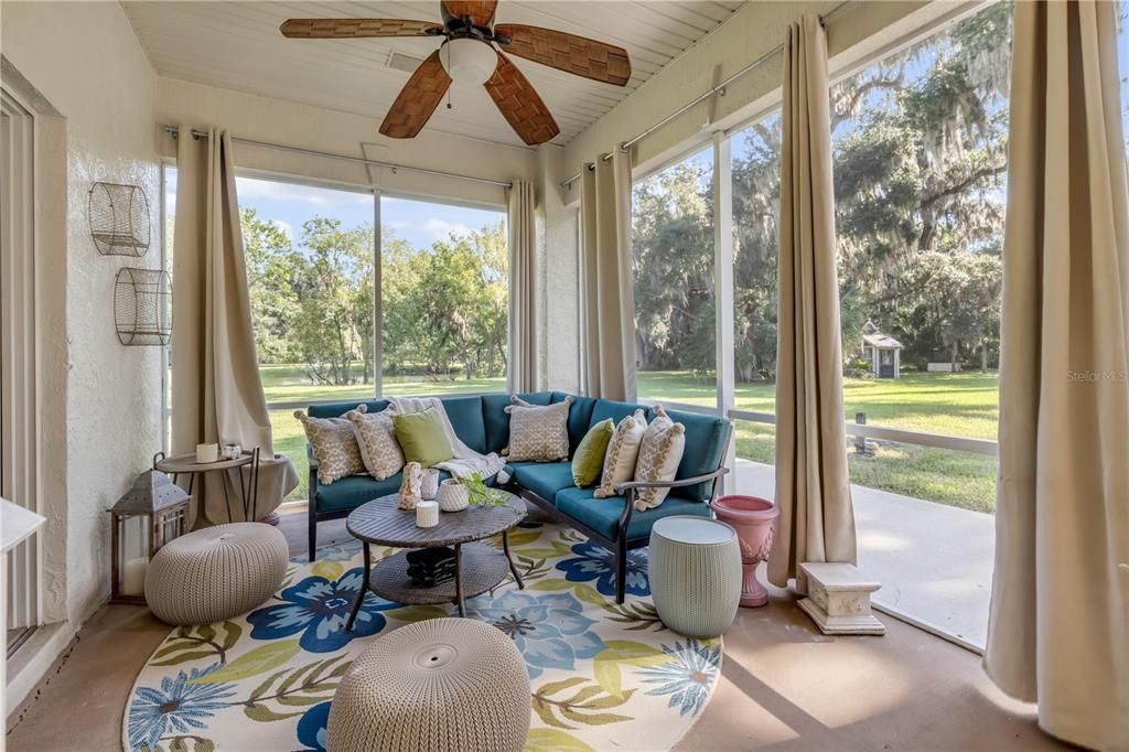 En Venta: $1,495,000 (4 camas, 3 baños, 3515 Pies cuadrados)