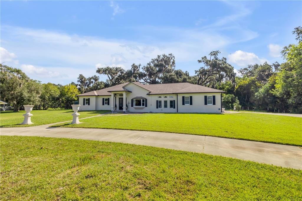 En Venta: $1,495,000 (4 camas, 3 baños, 3515 Pies cuadrados)