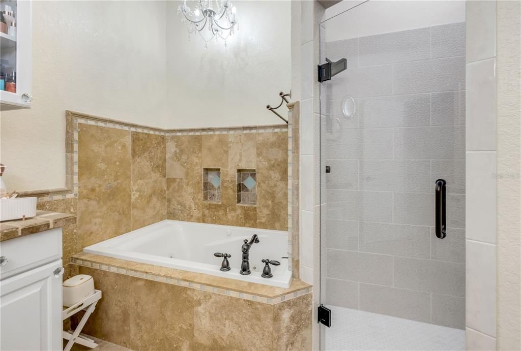 En Venta: $1,495,000 (4 camas, 3 baños, 3515 Pies cuadrados)