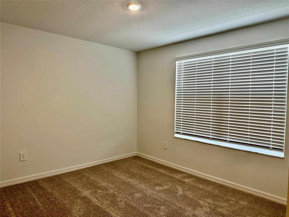 For Rent: $2,900 (5 beds, 2 baths, 2215 Square Feet)