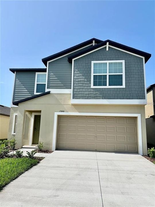 For Rent: $2,900 (5 beds, 2 baths, 2215 Square Feet)