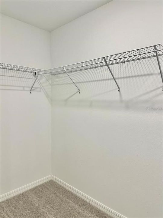 For Rent: $2,900 (5 beds, 2 baths, 2215 Square Feet)