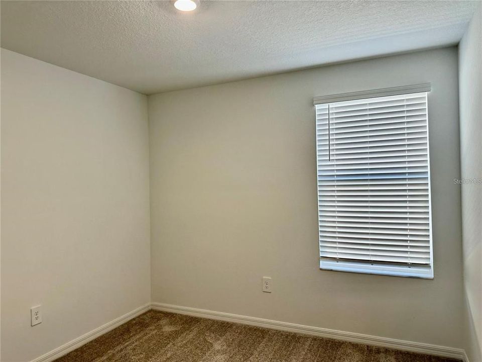 For Rent: $2,900 (5 beds, 2 baths, 2215 Square Feet)