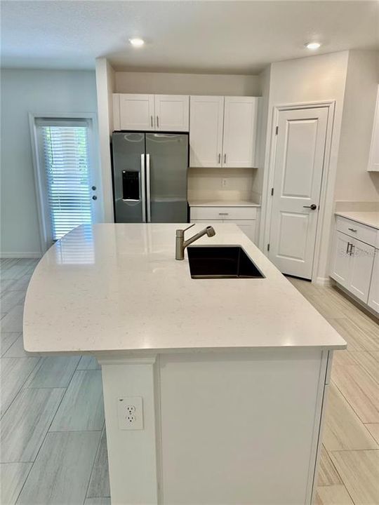 For Rent: $2,900 (5 beds, 2 baths, 2215 Square Feet)