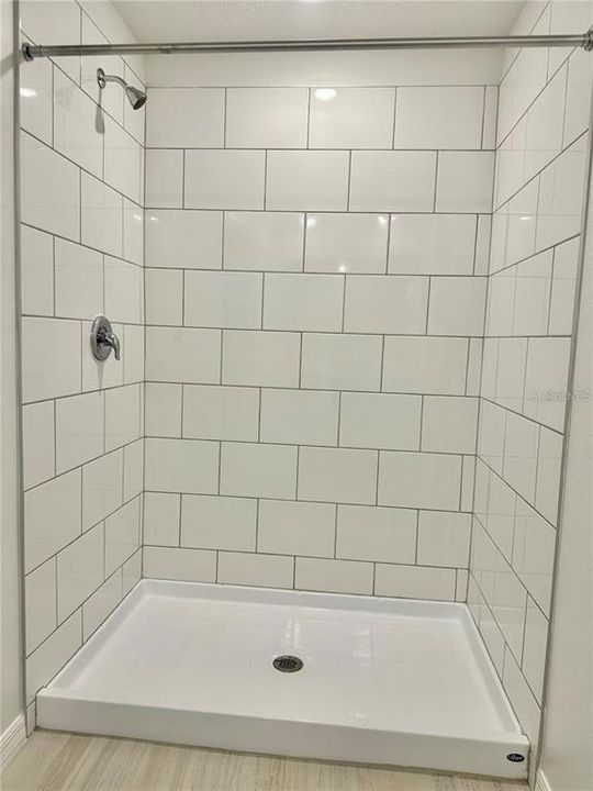 For Rent: $2,900 (5 beds, 2 baths, 2215 Square Feet)