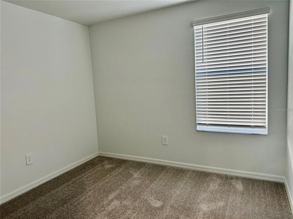 For Rent: $2,900 (5 beds, 2 baths, 2215 Square Feet)