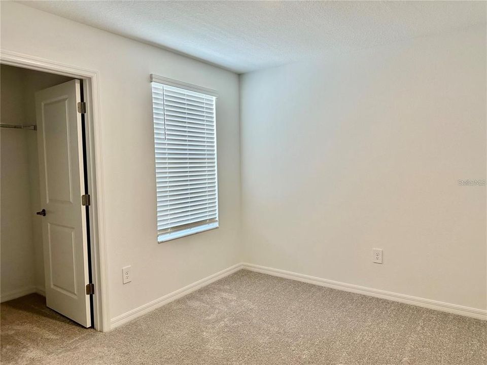 For Rent: $2,900 (5 beds, 2 baths, 2215 Square Feet)