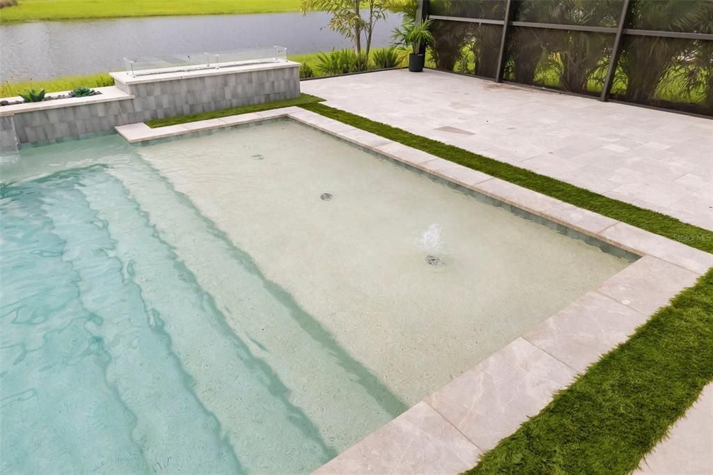 Activo con contrato: $1,599,000 (4 camas, 3 baños, 3651 Pies cuadrados)