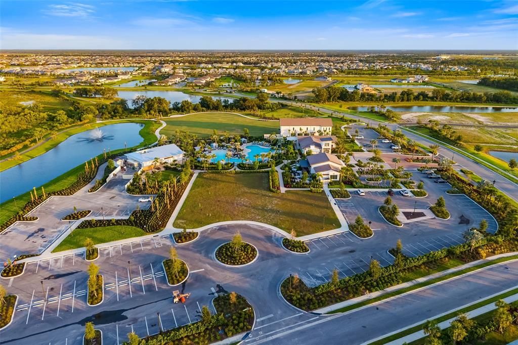 Activo con contrato: $1,599,000 (4 camas, 3 baños, 3651 Pies cuadrados)