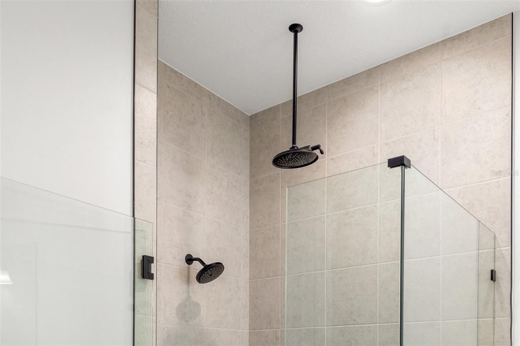 Activo con contrato: $1,599,000 (4 camas, 3 baños, 3651 Pies cuadrados)
