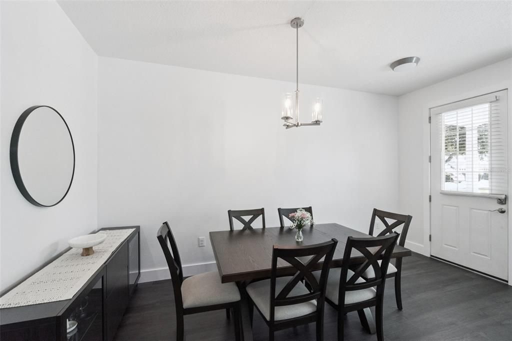 En Venta: $295,000 (3 camas, 2 baños, 1528 Pies cuadrados)