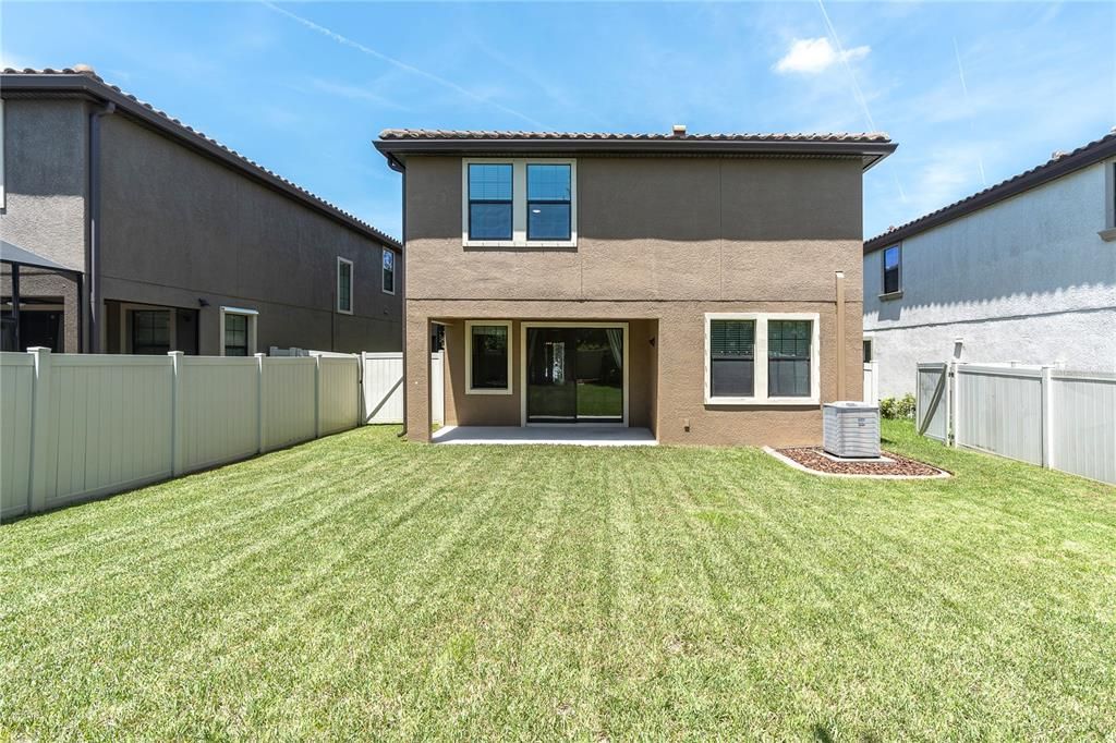 En Venta: $550,000 (4 camas, 2 baños, 2414 Pies cuadrados)