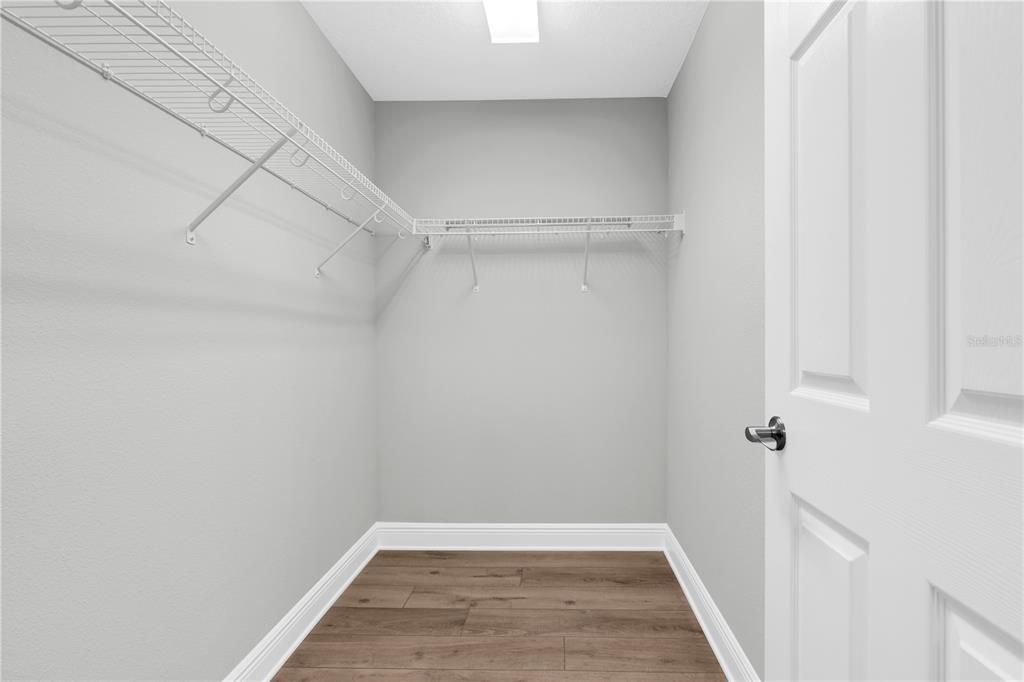 En Venta: $550,000 (4 camas, 2 baños, 2414 Pies cuadrados)