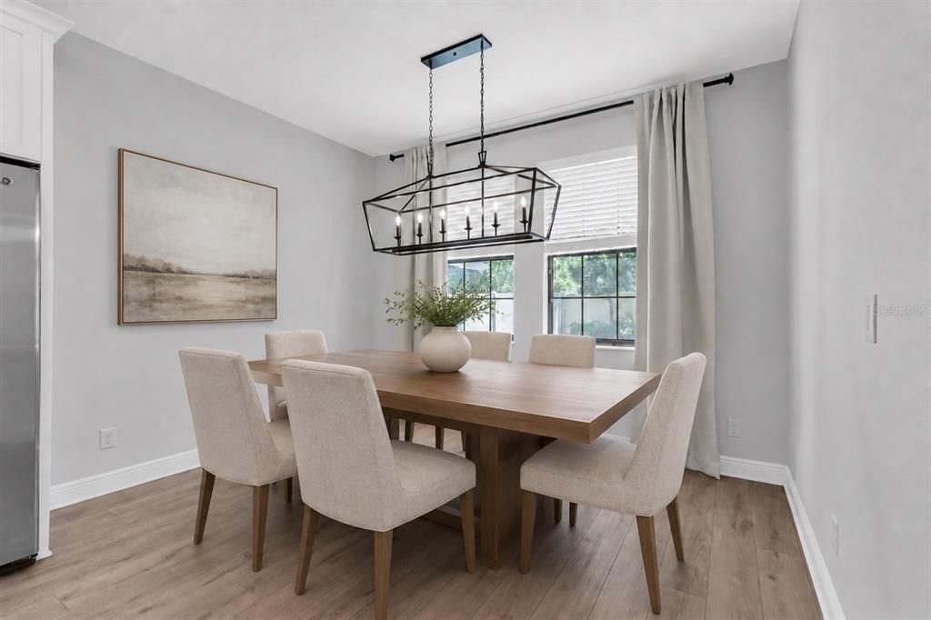 En Venta: $550,000 (4 camas, 2 baños, 2414 Pies cuadrados)