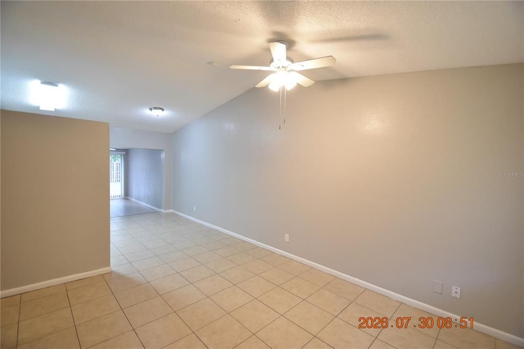 For Rent: $1,925 (4 beds, 2 baths, 1296 Square Feet)