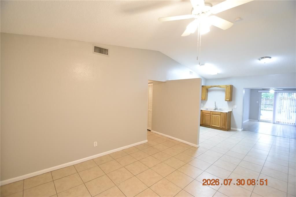 For Rent: $1,925 (4 beds, 2 baths, 1296 Square Feet)