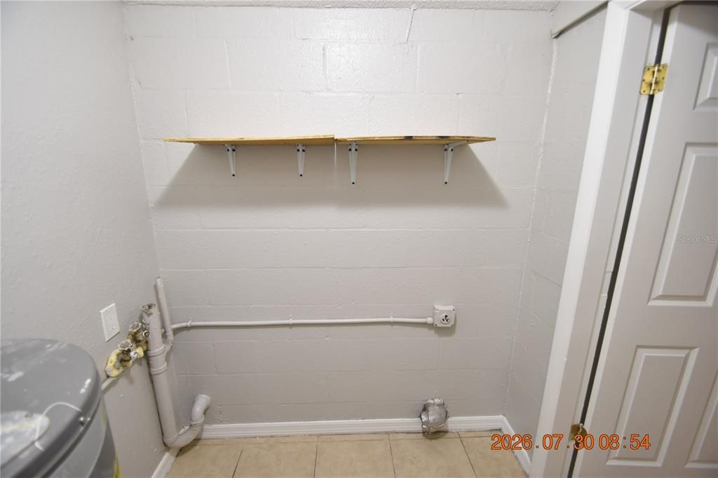 For Rent: $1,925 (4 beds, 2 baths, 1296 Square Feet)