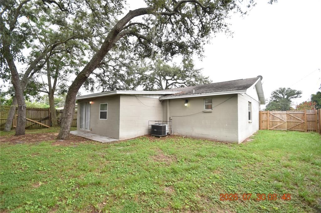 For Rent: $1,925 (4 beds, 2 baths, 1296 Square Feet)