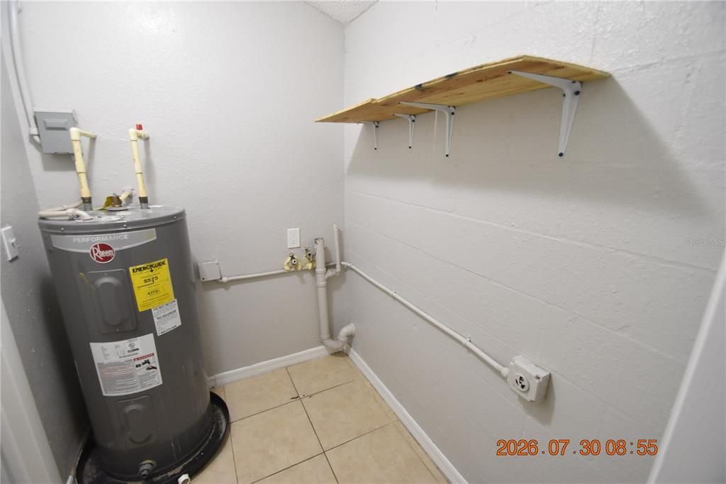 For Rent: $1,925 (4 beds, 2 baths, 1296 Square Feet)